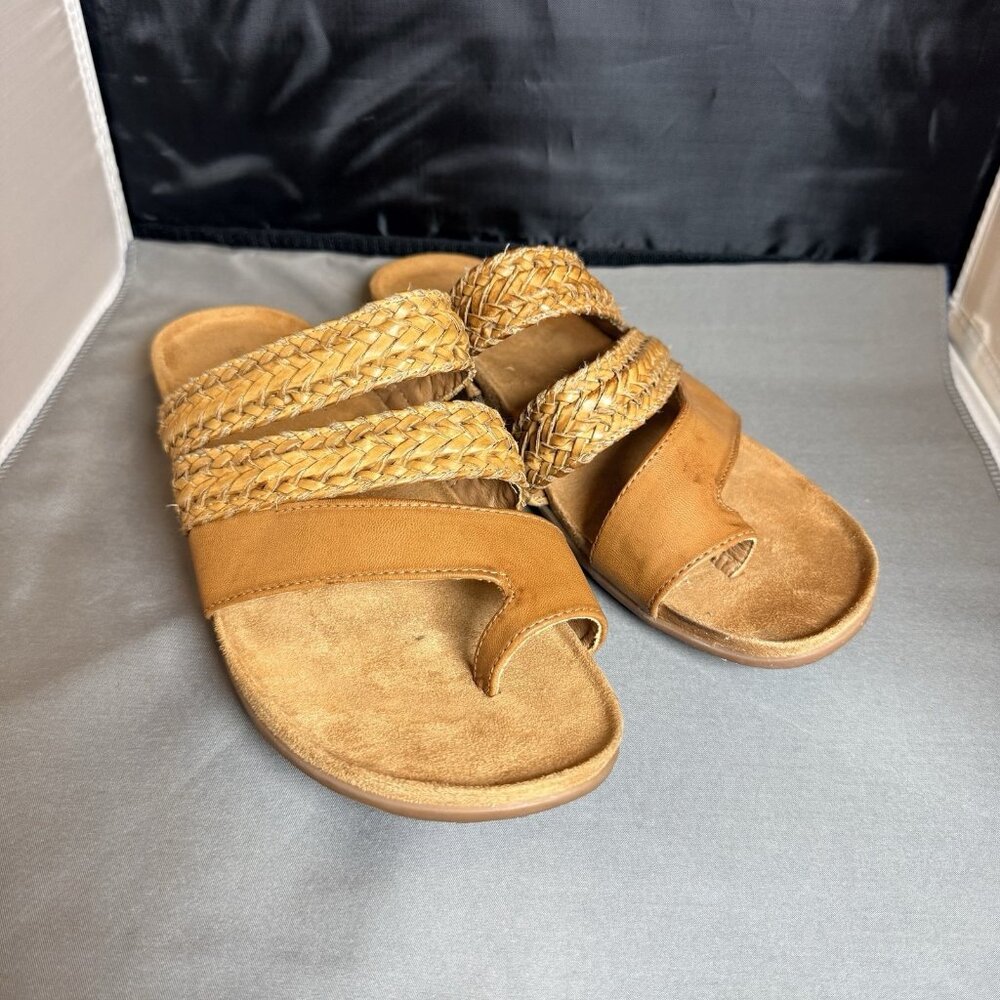 Baretraps Jonelle Woven Size 9.5 Tan Brown Toe Loop Women's Sandals  Flip-Flop - Picture 3 of 7